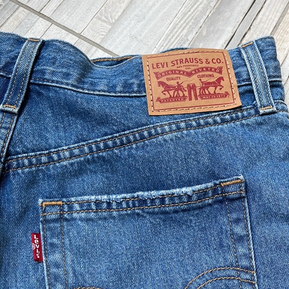 Levi’s high waisted straight jeans size 31 length 31. Excellent condition. - Picture 7 of 7
